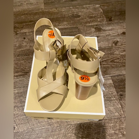 Micheal Kors Blaise Platform Sandal 9.5 platform summer sandal nude/beige BNWT - Picture 4 of 5
